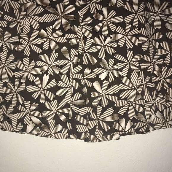 3/$20 Willi Smith A Line Skirt Pleat 6 - Picture 2 of 4